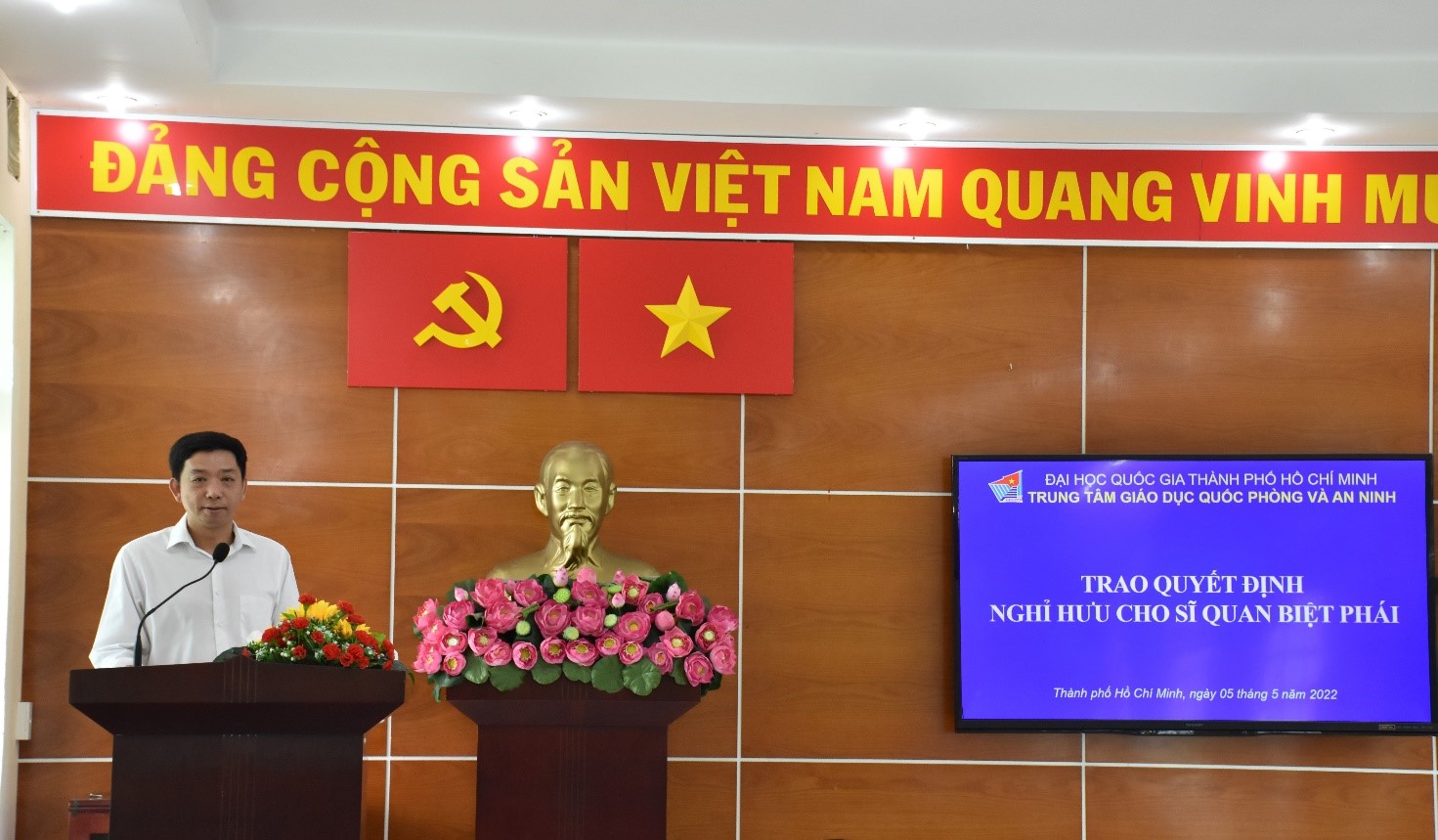 Tổ chức trao quyết định điều động công tác và nghỉ hưu cho sĩ quan biệt phái